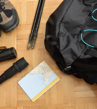 Wanderausrüstung und Rucksack